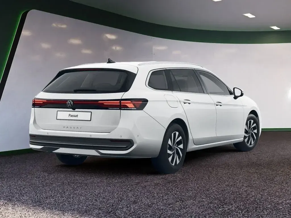 Gebraucht VW Passat Business 150 PS (110 kW) 2024 Weiss / pure white Kombi