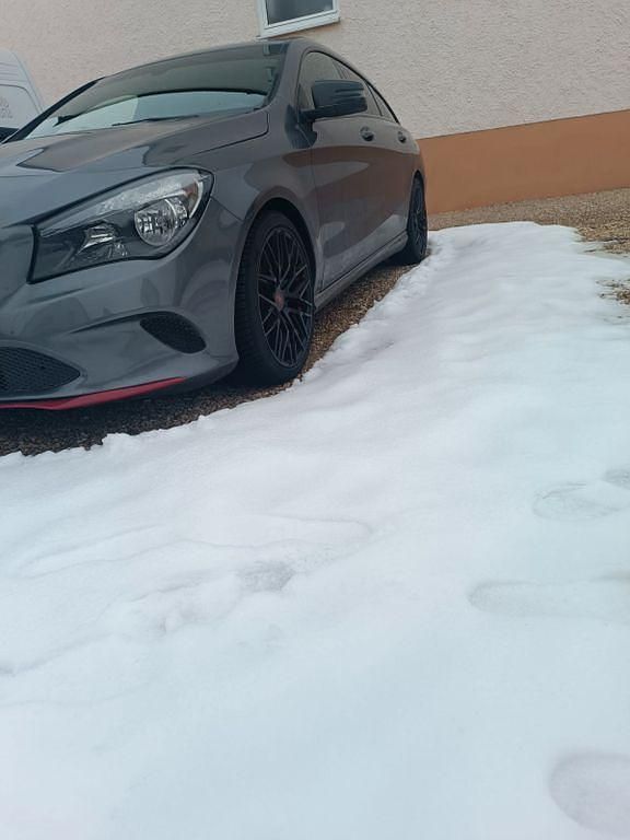 Gebraucht Mercedes CLA180 Shooting Brake Edition 122 PS (89 kW) 2018 Grau Kombi