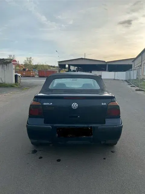 Gebraucht VW Golf 115 PS (84 kW) 2001 Blau Cabrio