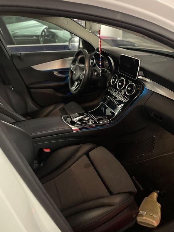 Weiß Gebraucht 2018 Mercedes C180 Limousine | 17.990 € (Guter Preis) - Bild 1/4