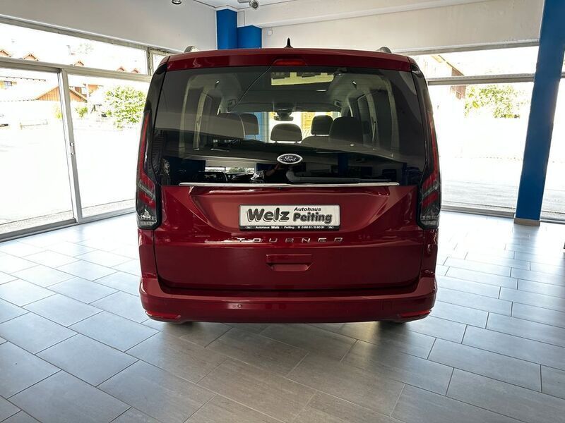 Gebraucht Ford Tourneo Connect Titanium 122 PS (89 kW) 2022 Rot Van / Kleinbus