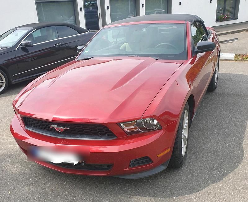 Rot Gebraucht 2013 Ford Mustang Cabrio | 16.000 € - Bild 1/4