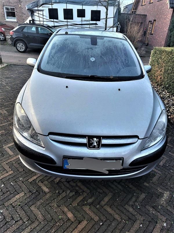 Silber Gebraucht 2002 Peugeot 307 Premium Limousine | 650 € (Superpreis) - Bild 1/2