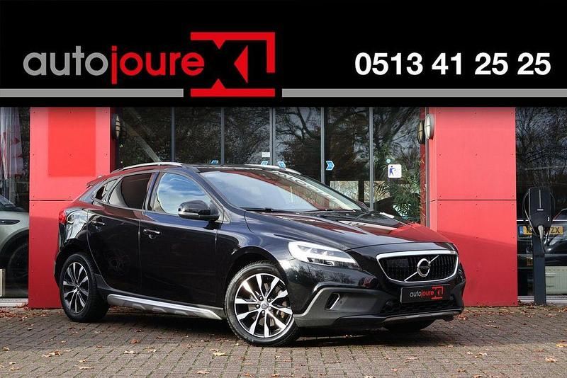 Schwarz Gebraucht 2019 Volvo V40 CC Summum Kombi | 18.323 € - Bild 1/4