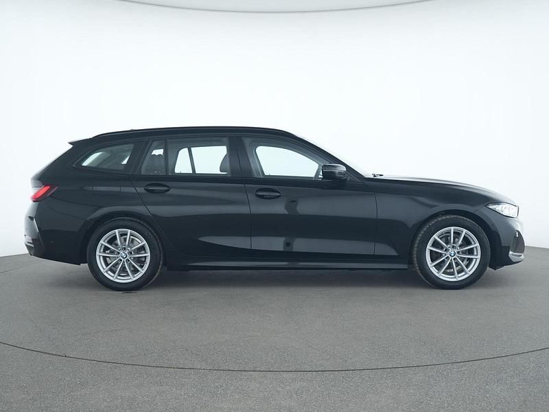Gebraucht BMW 318 Shadowline 156 PS (114 kW) 2024 Schwarz Limousine