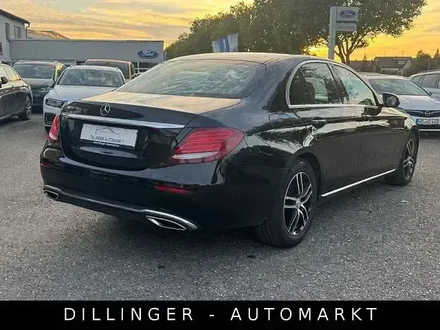 Gebraucht Mercedes E220 194 PS (142 kW) 2016 Schwarz Limousine