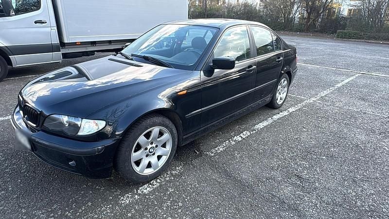 Second-hand BMW 318 143 CP (105 kW) 2004 Negru Berlinǎ