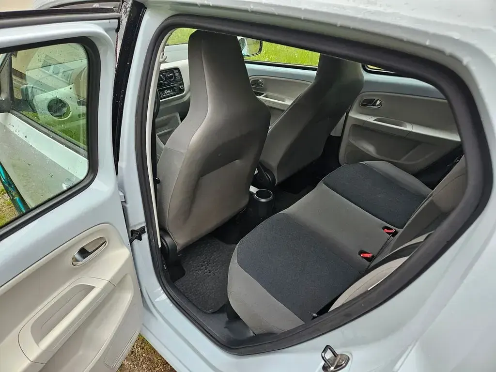 Usata VW up! high up! 60 CV (44 kW) 2013 Blu Utilitaria