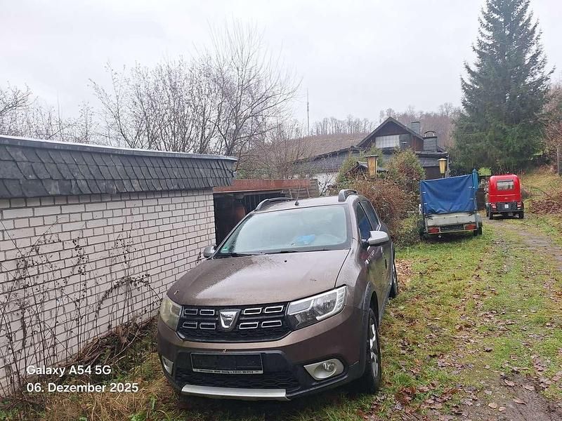 Braun Gebraucht 2019 Dacia Sandero Stepway Limousine | 10.600 € (Fairer Preis) - Bild 1/4
