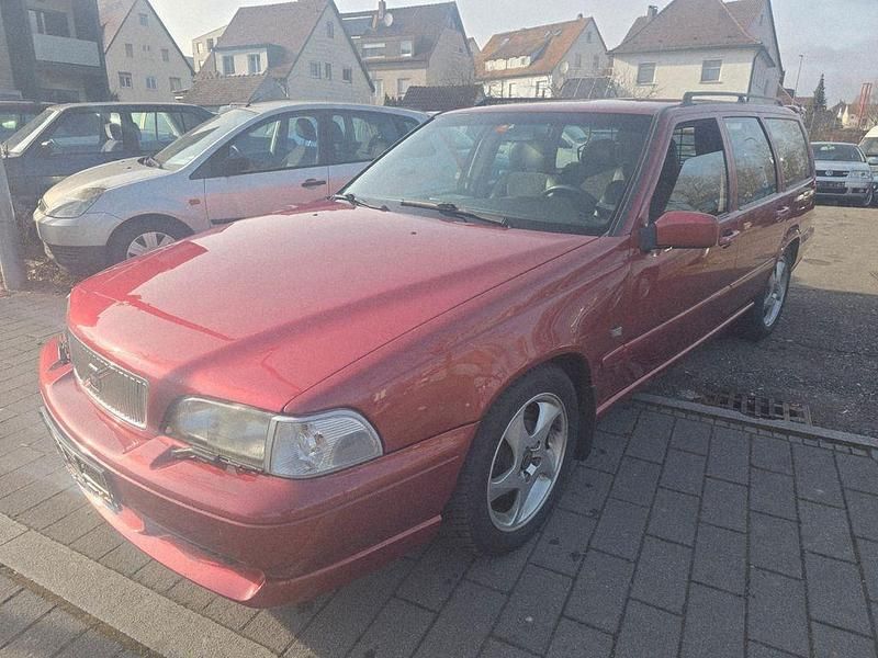 Gebraucht Volvo V70 250 PS (183 kW) 1997 Rot Kombi