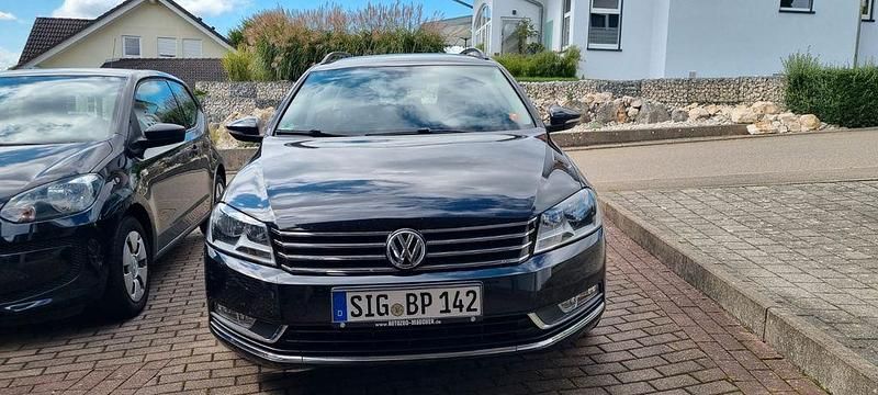 Schwarz Gebraucht 2014 VW Passat Comfortline Kombi | 16.000 € (Teuer) - Bild 1/4