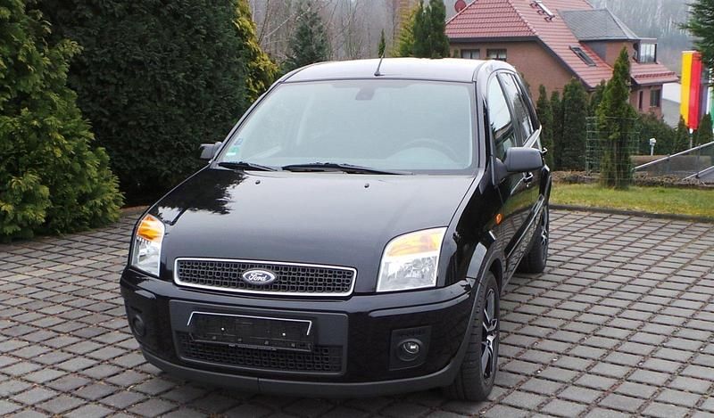 Pantherschwarz metallic Gebraucht 2008 Ford Fusion Kleinwagen | 3.450 € (Fairer Preis) - Bild 1/4