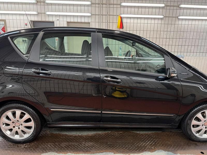 Gebraucht Mercedes A200 Elegance 140 PS (102 kW) 2008 Schwarz Kleinwagen