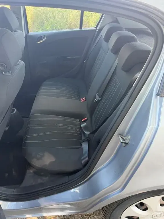 Gebraucht Opel Corsa 90 PS (66 kW) 2009 Silber Kleinwagen