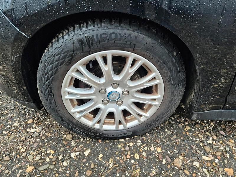 Gebraucht Ford C-MAX 95 PS (69 kW) 2012 Schwarz Van / Kleinbus