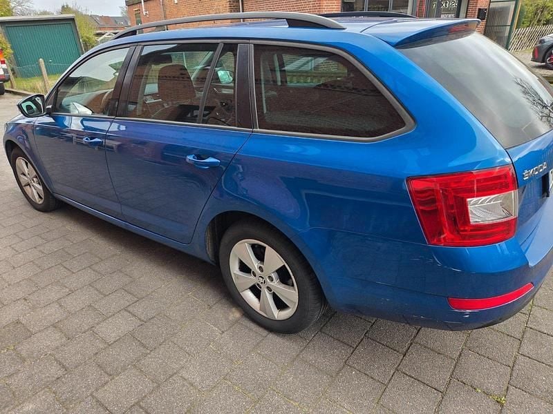 Gebraucht Skoda Octavia 150 PS (110 kW) 2015 Blau Kombi