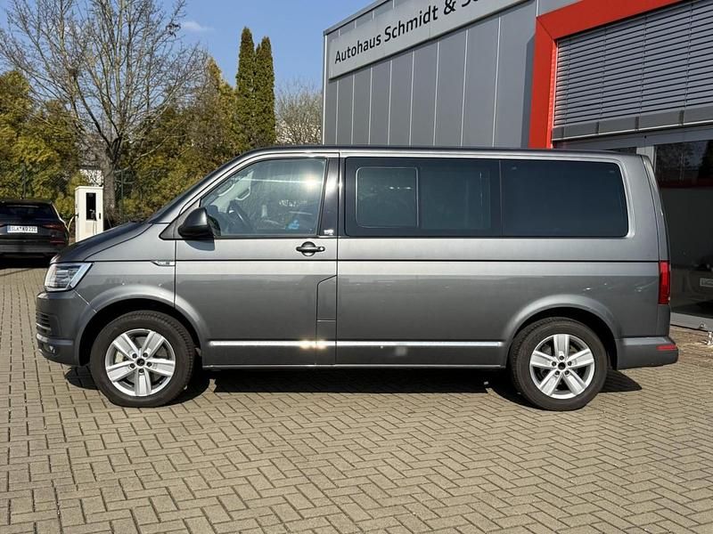 Gebraucht VW T6 Generation Six 150 PS (110 kW) 2018 Grau metallic Van