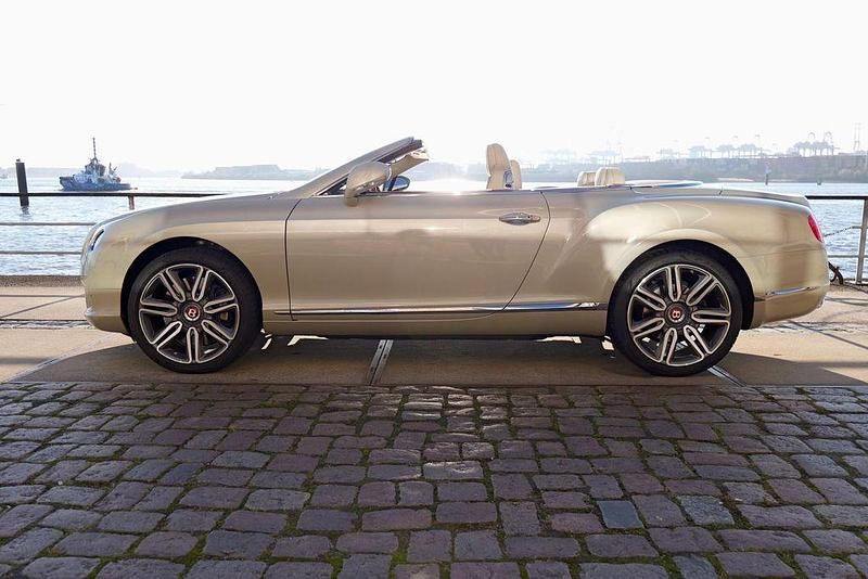 Gebraucht Bentley Continental GT Convertible 559 PS (411 kW) 2012 Beige Cabrio