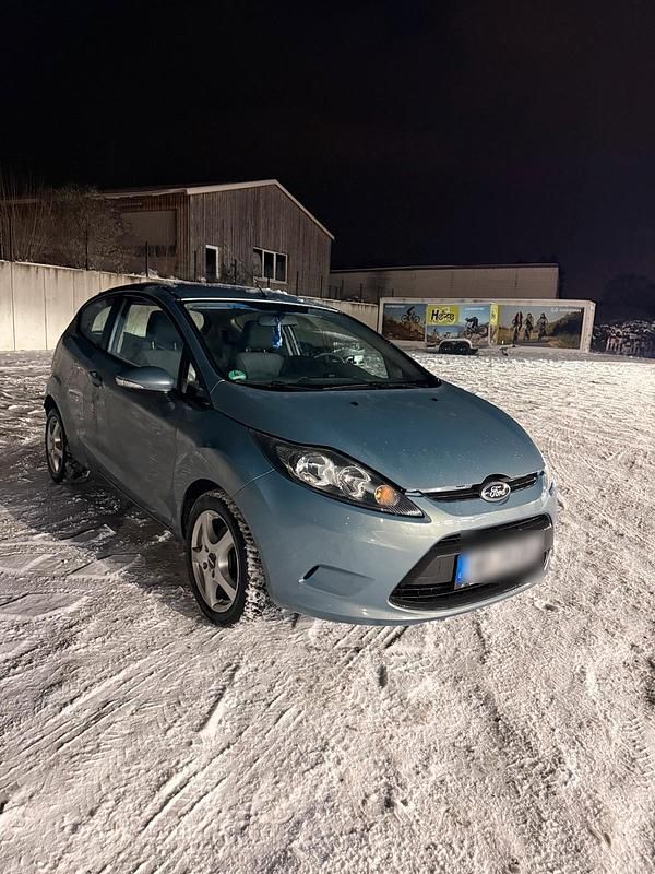 Gebraucht Ford Fiesta 90 PS (66 kW) 2009 Blau Kleinwagen