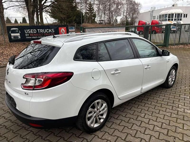 Gebraucht Renault Mégane GrandTour LIMITED 116 PS (85 kW) 2015 Weiß Kombi