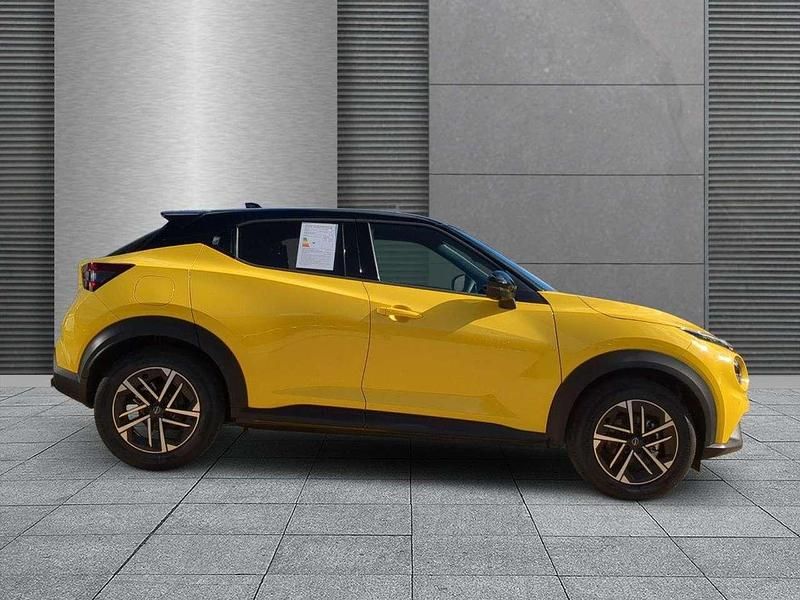 Iconicgelb schwarz Neu 2025 Nissan Juke N-Connecta SUV | 22.690 € (Fairer Preis) - Bild 1/4