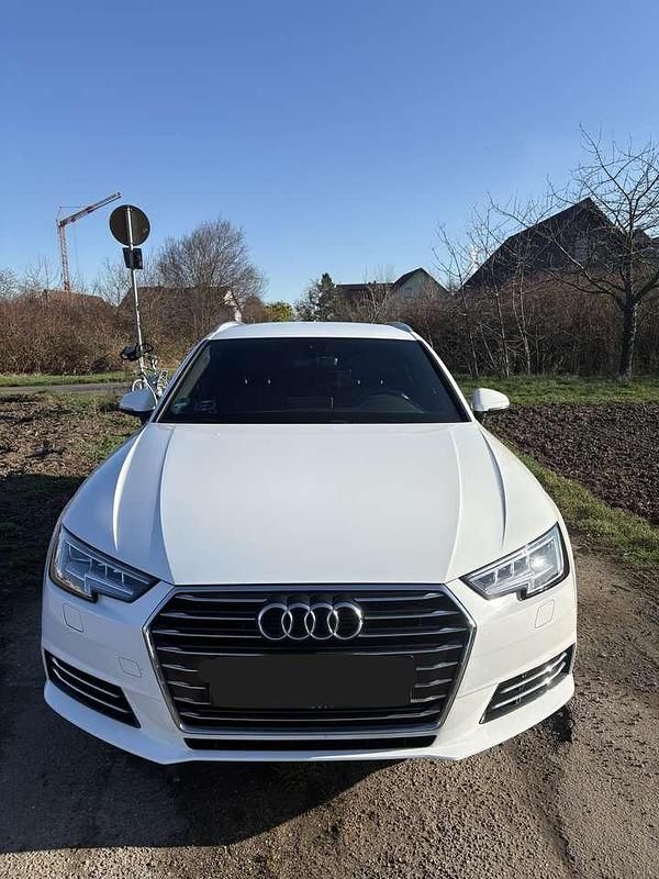 Gebraucht Audi A4 122 PS (89 kW) 2018 Weiß Kombi