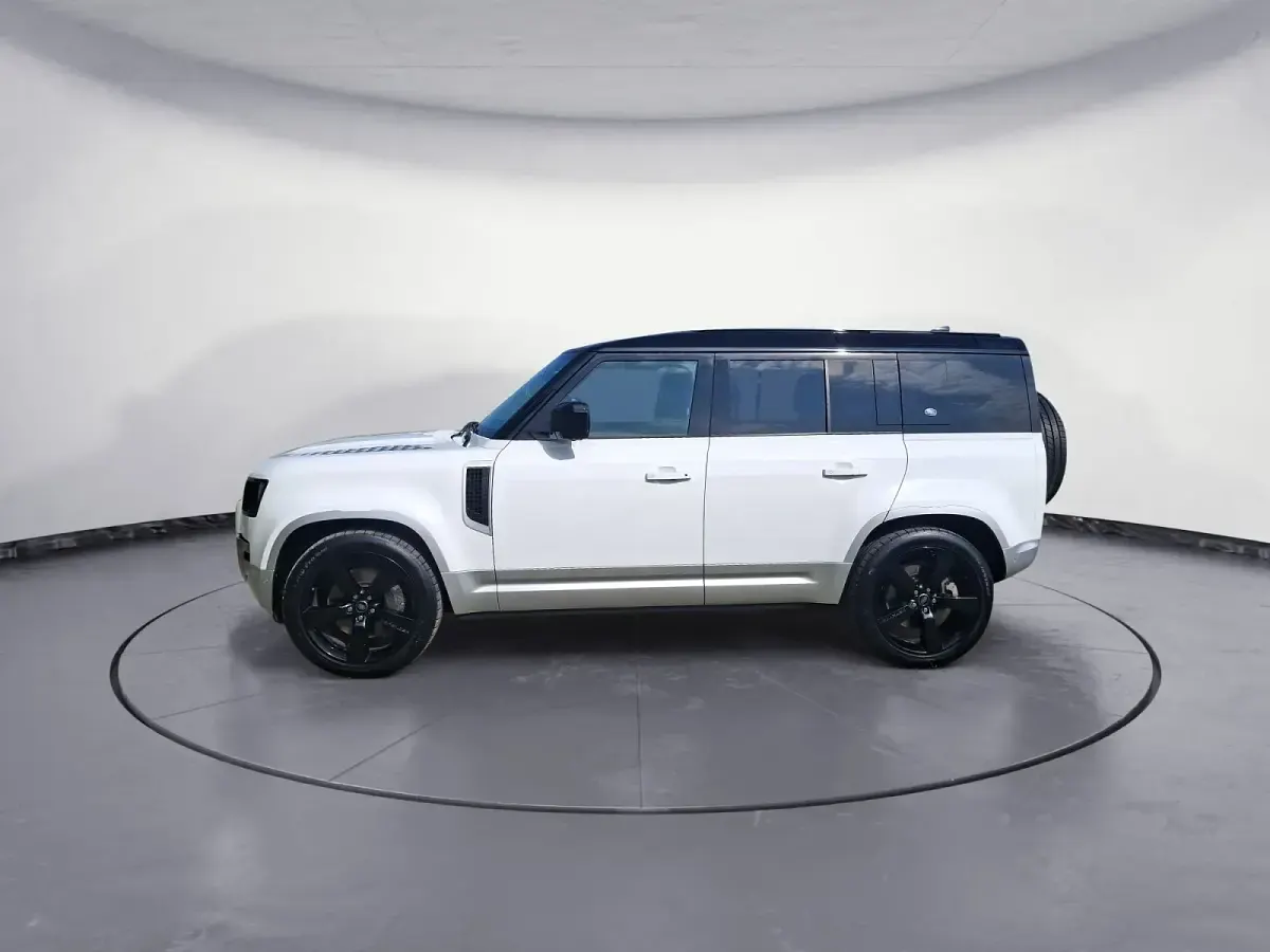Gebraucht Land Rover Defender SE 249 PS (183 kW) 2022 SUV