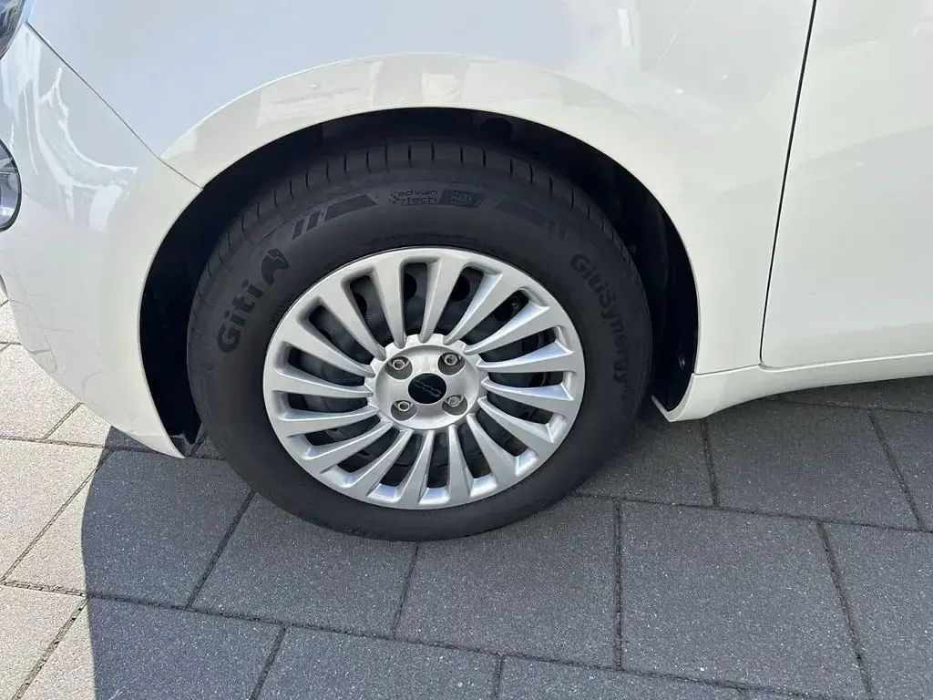 Gebraucht Fiat 500e 86 kW (118 PS) 2023 Weiß Limousine