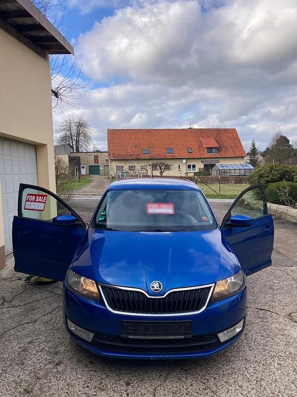 Gebraucht Skoda Rapid 105 PS (77 kW) 2014 Blau Kleinwagen