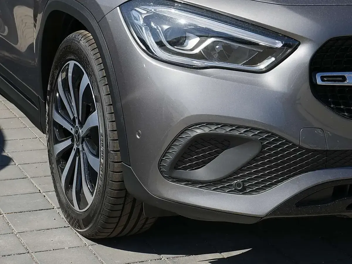 Gebraucht Mercedes GLA200 Progressive 150 PS (110 kW) 2022 Metalliclack mountaingrau SUV