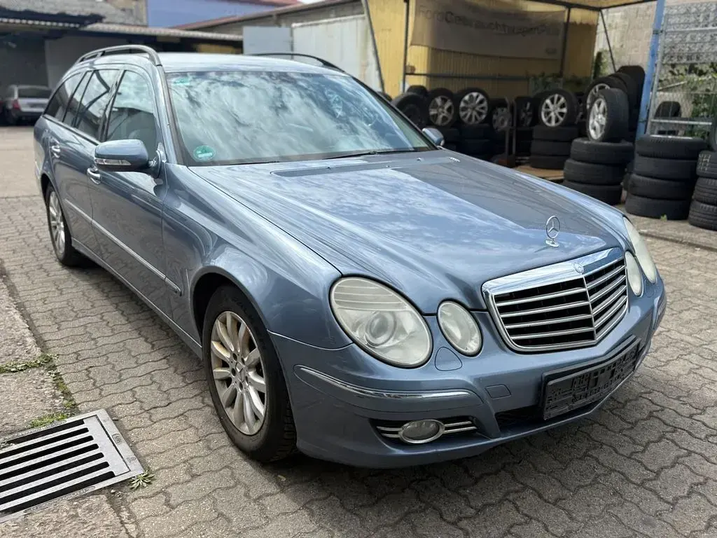 Gebraucht Mercedes E220 170 PS (125 kW) 2006 Blau Limousine