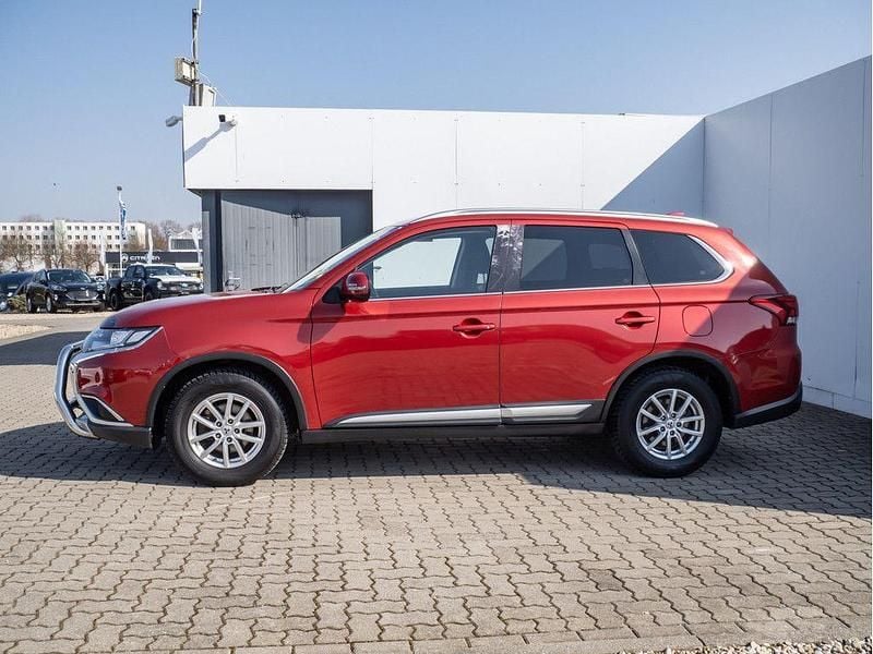 Gebraucht Mitsubishi Outlander Edition 150 PS (110 kW) 2017 Rot SUV