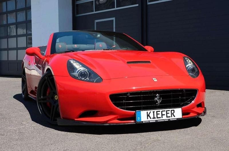 Second-hand Ferrari California 460 CP (338 kW) 2011 Roșu Cabrio