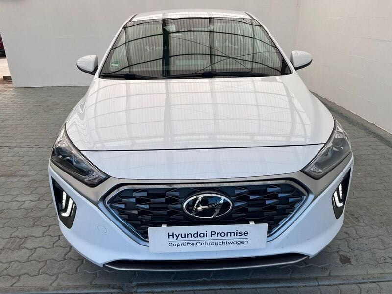 Gebraucht Hyundai Ioniq Trend 105 PS (77 kW) 2020 Weiß Kleinwagen