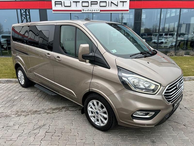 Silber Gebraucht 2021 Ford Tourneo Titanium Van / Kleinbus | 31.290 € (Superpreis) - Bild 1/4