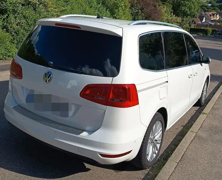 Gebraucht VW Sharan Cup 140 PS (102 kW) 2014 Weiß Van / Kleinbus