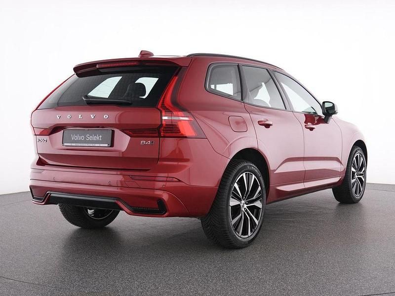 Gebraucht Volvo XC60 Plus 197 PS (144 kW) 2024 Rot SUV