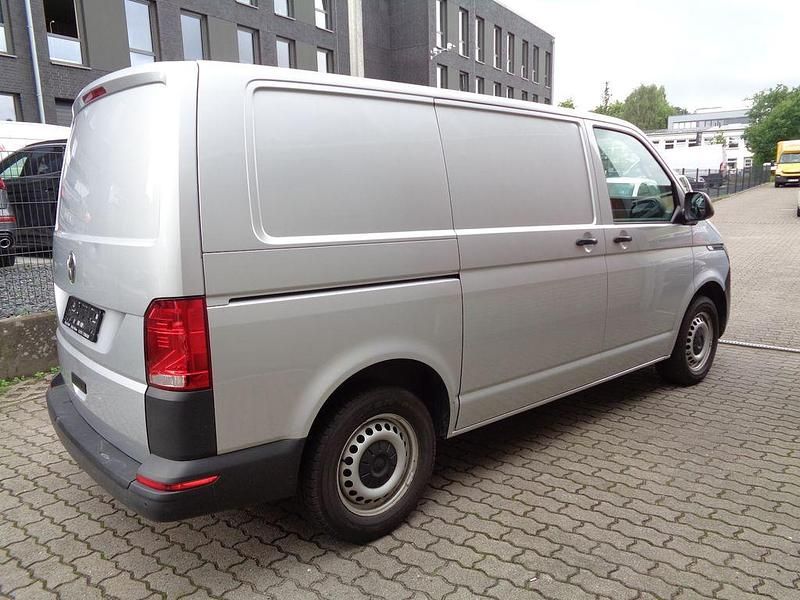 Gebraucht VW Transporter 150 PS (110 kW) 2020 Silber Van