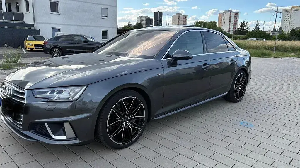 Gebraucht Audi A4 S-Line 231 PS (169 kW) 2019 Grau Limousine