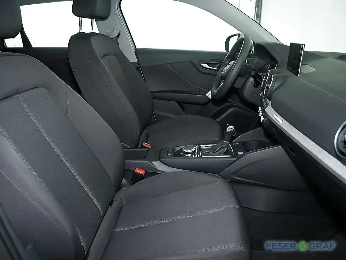 Gebraucht Audi Q2 Comfort 150 PS (110 kW) 2023 Grau SUV