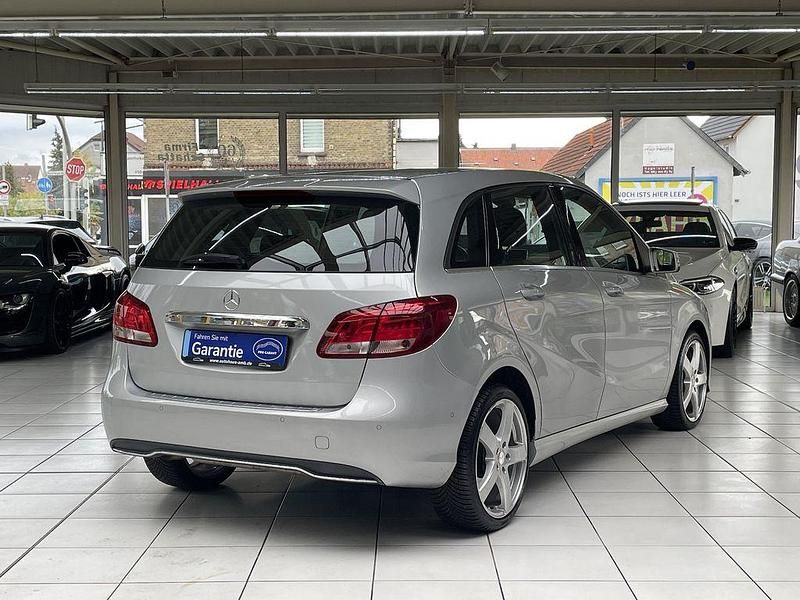 Gebraucht Mercedes B180 109 PS (80 kW) 2015 Polarsilber Van / Kleinbus