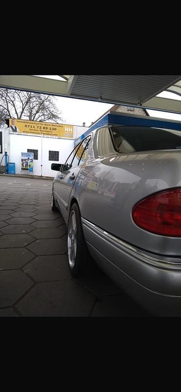 Gebraucht Mercedes E280 204 PS (150 kW) 1998 Grau Limousine