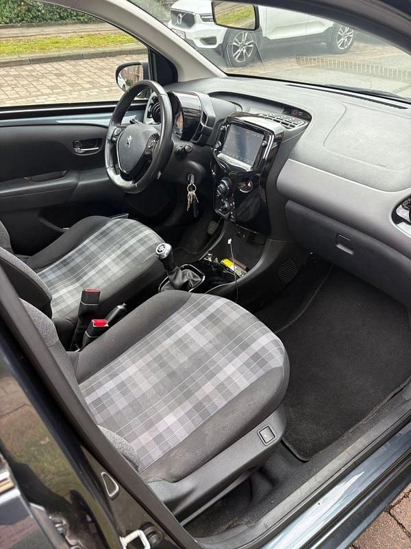 Gebraucht Peugeot 108 Style 72 PS (52 kW) 2018 Silber Kleinwagen