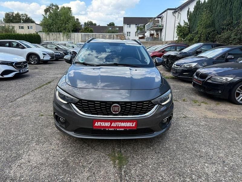 Braun Gebraucht 2016 Fiat Tipo Lounge Limousine | 8.499 € (Fairer Preis) - Bild 1/4