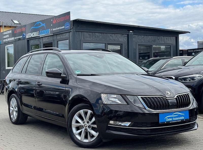 Schwarz Gebraucht 2020 Skoda Octavia Style Kombi | 24.990 € (Superpreis) - Bild 1/4