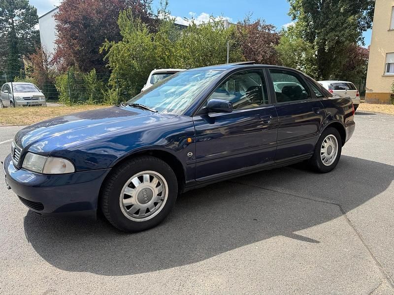 Blau Gebraucht 1997 Audi A4 Limousine | 500 € (Superpreis) - Bild 1/4