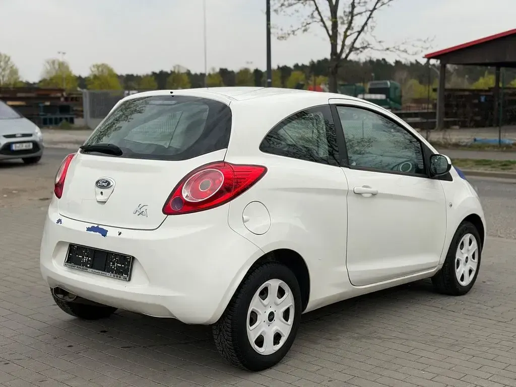 Gebraucht Ford Ka Trend 69 PS (50 kW) 2014 Weiß Kleinwagen