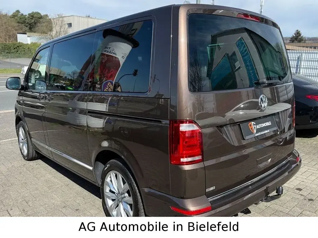 Gebraucht VW Multivan Highline 204 PS (150 kW) 2015 Braun Van / Kleinbus