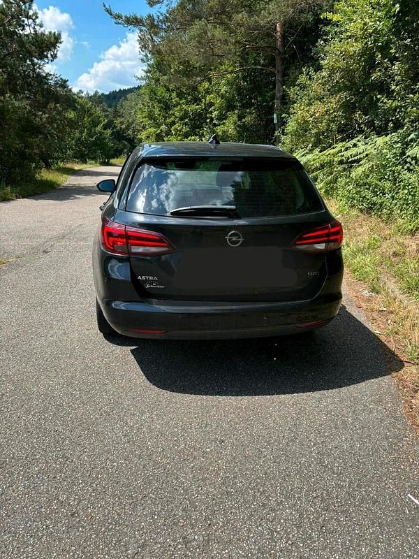 Gebraucht Opel Astra 135 PS (99 kW) 2017 Schwarz Kombi
