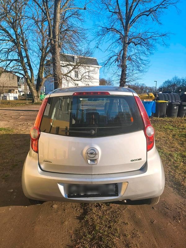 Gebraucht Opel Agila 86 PS (63 kW) 2009 Silber Kleinwagen